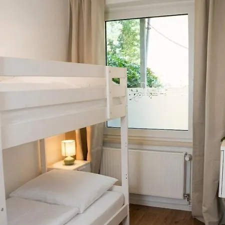 Apartment Zentrale Fuer 6 Gaeste 7 Gehminuten Zum Bahnhof *