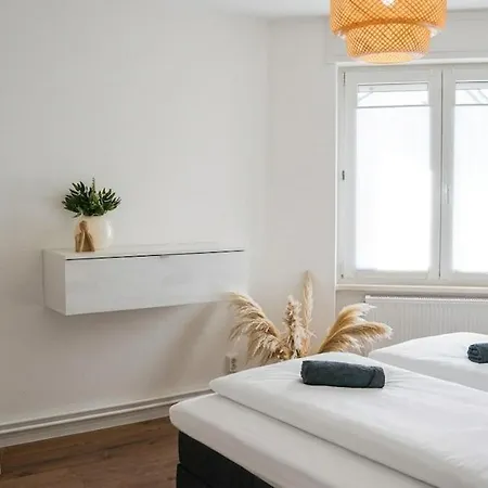 Zentrale Fuer 6 Gaeste 7 Gehminuten Zum Bahnhof Apartment Eisenach