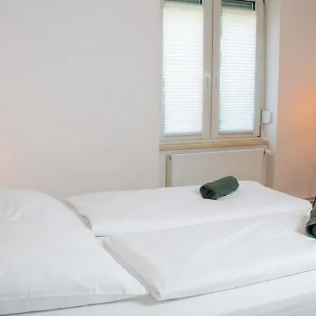 Apartment Zentrale Fuer 6 Gaeste 7 Gehminuten Zum Bahnhof *